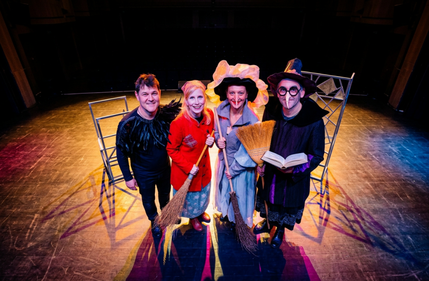 Die kleine Hexe: Eine herzerwärmende Geschichte über Magie, Freundlichkeit und Selbstfindung